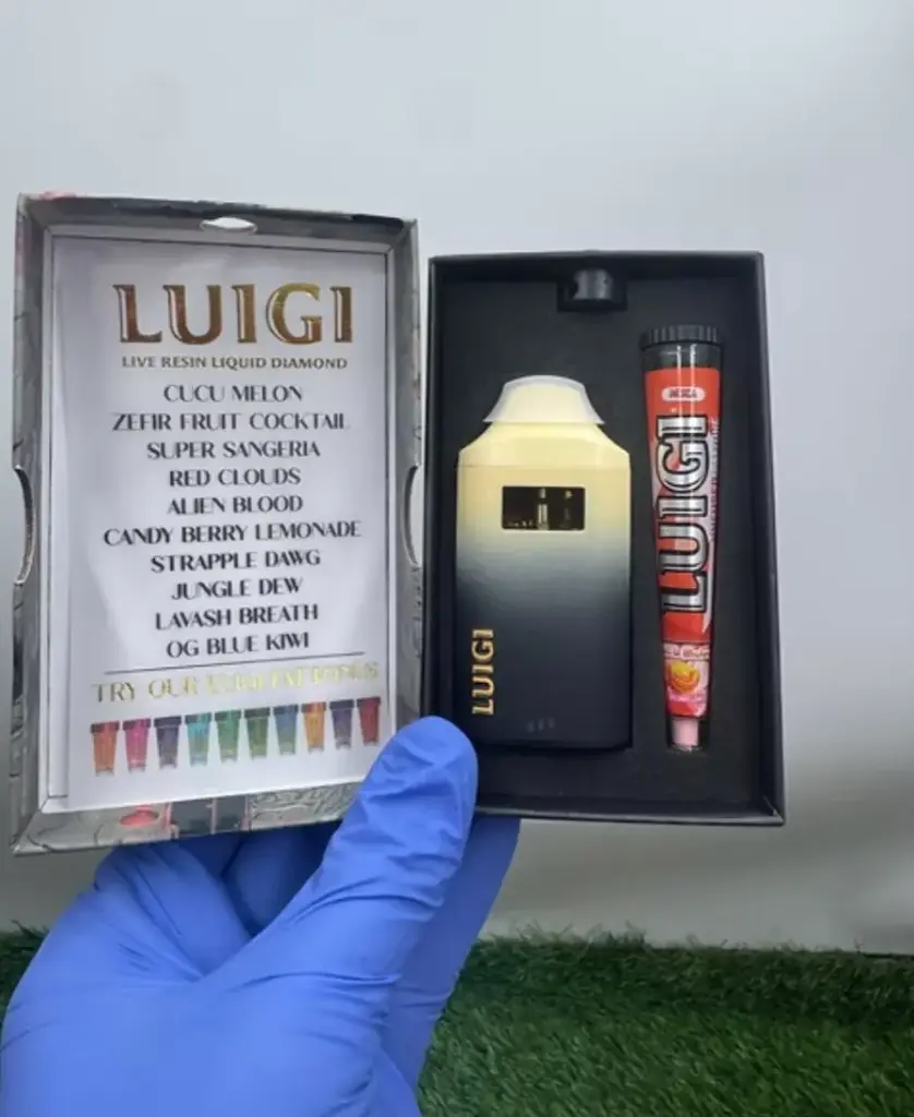 Luigi 2gram Disposable    Comes with a Pre Roll