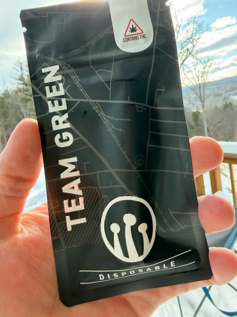 Team green Live Resin Disposable(New Strains) (Strawberry Bubbles, 1)